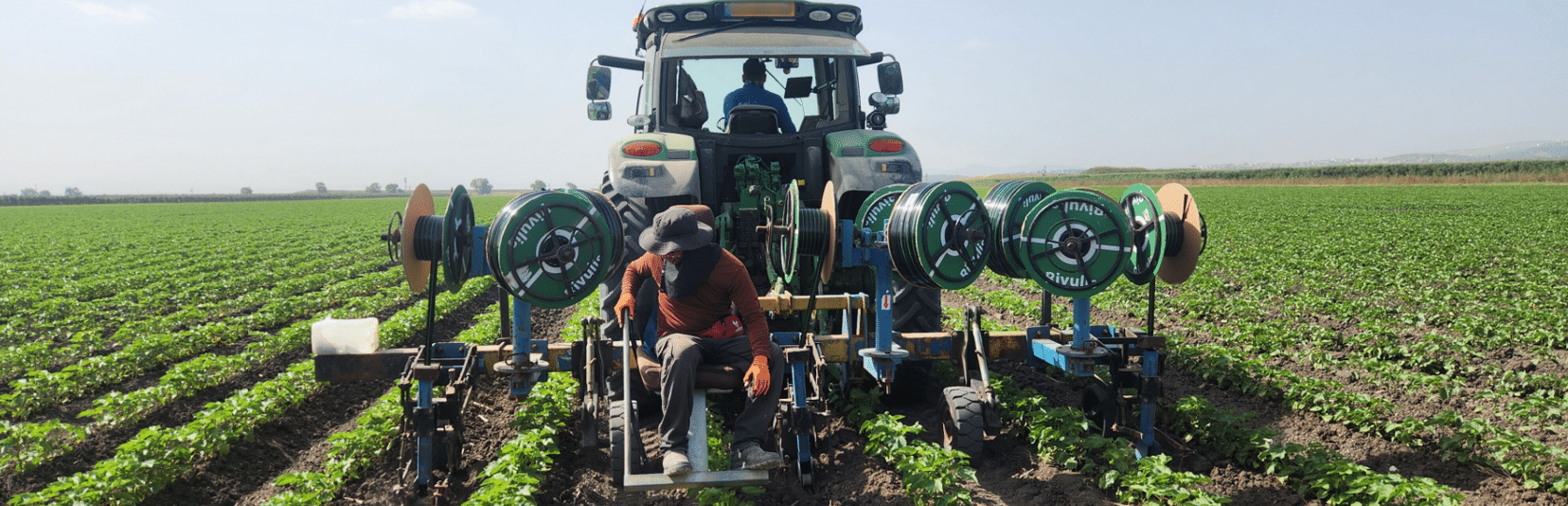 Abordando los Desafíos Globales del Agua y la Agricultura para Salvar la Agricultura